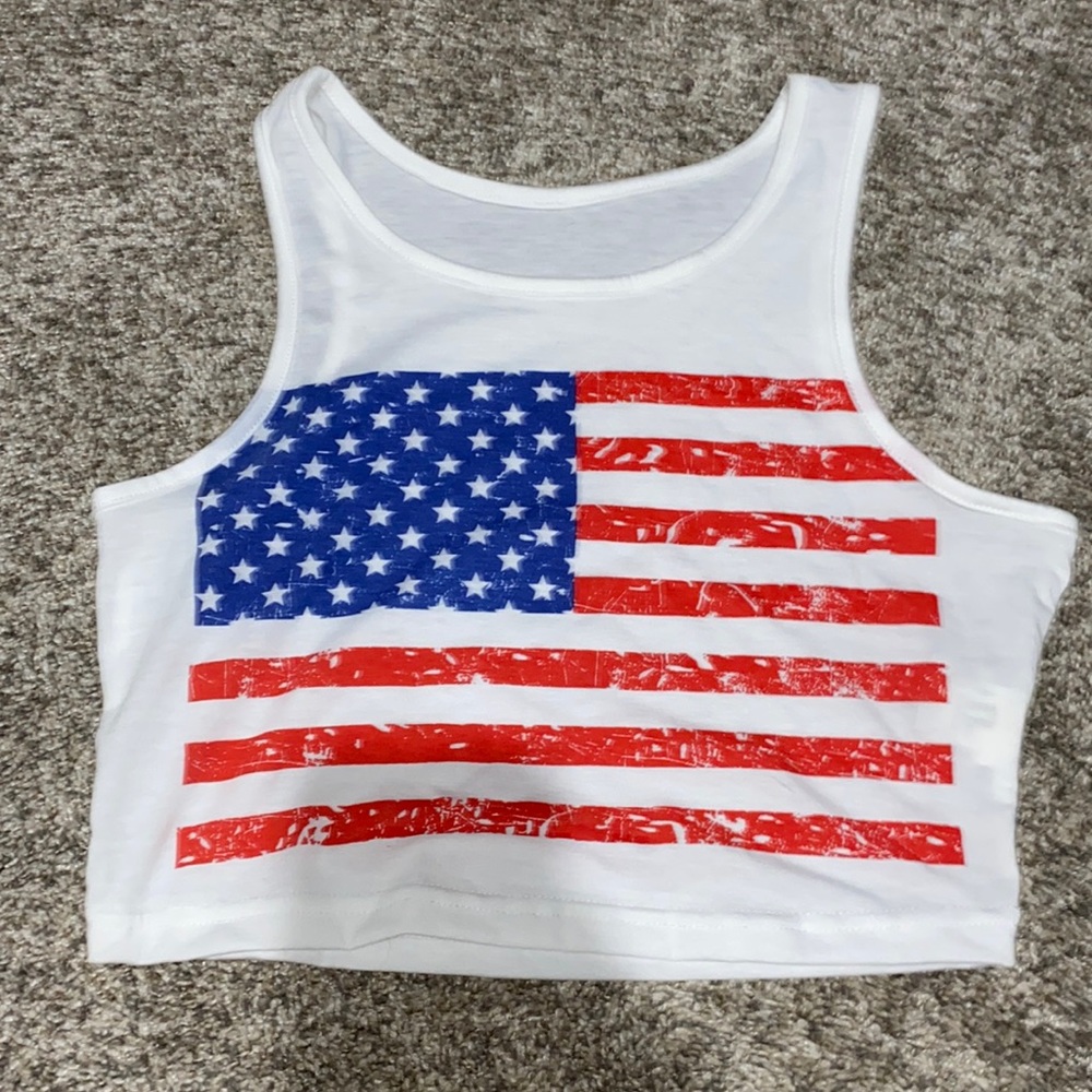 5 FOR $8 ❤️ American flag cropped tank